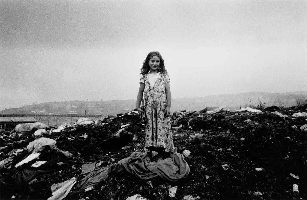 "UN PASEO POR LA FOTOGRAFÍA CONTEMPORÁNEA ESPAÑOLA. COLECCIÓN ALCOBENDAS ".