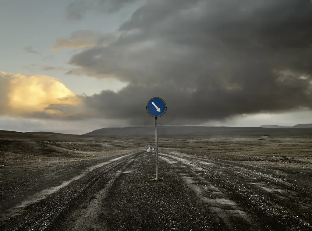 Pista y señal de trafico. Islandia, 2006