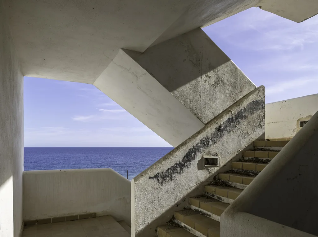 Escalera con vistas al mar. Almería, 2015