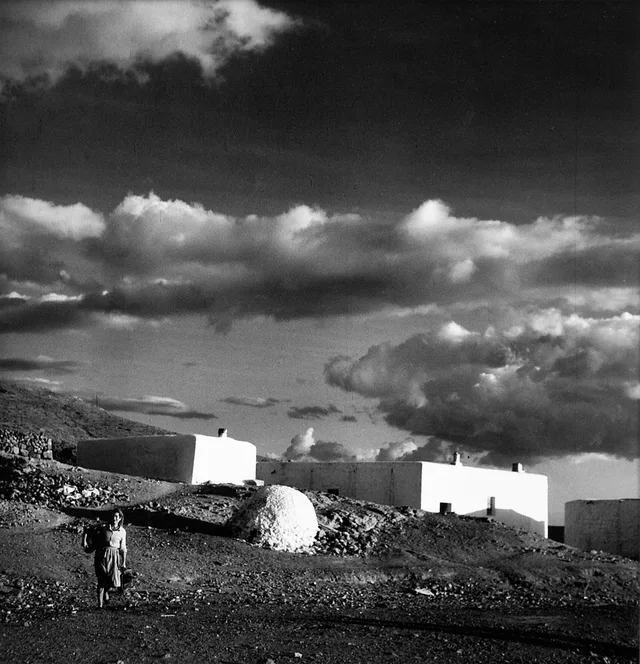 Carlos Pérez Siquier A lo largo de las últimas décadas he tenido la ocasión de conocer a muchos coleccionistas, sobre todo responsables de colecciones de fotografía contemporánea y todos tienen algo en común, amor y pasión por la fotografía sin cortapisas, sumando en casi todos los casos al interés constante por libros y publicaciones fotográficos.