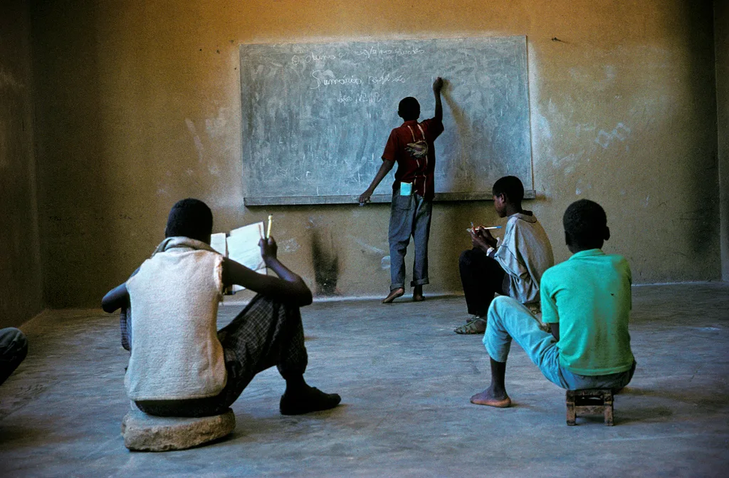 Angola, Caconda. Escuela "22 de Novembre". Angola, Caconda. "22 de Novembre" school. © Navia