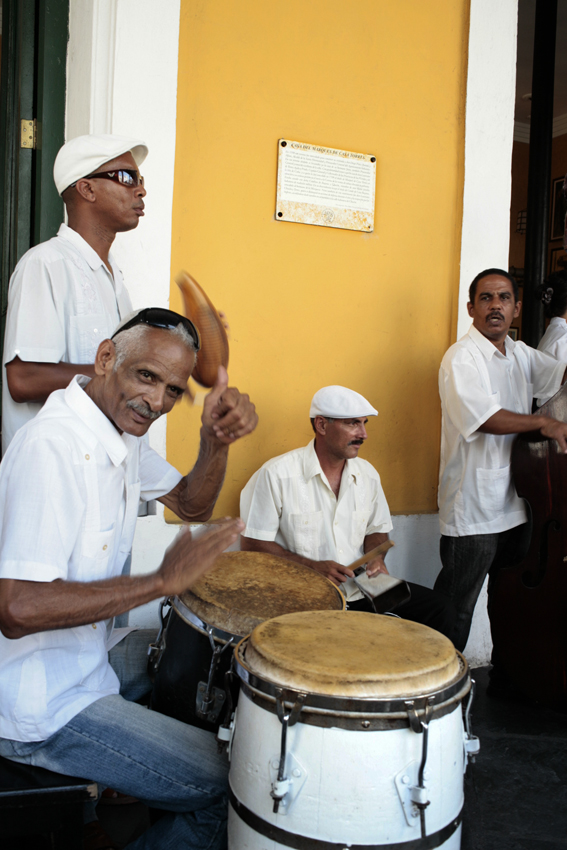 La música aparece en cada rincón de La Habana.